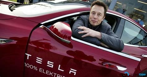 E­l­o­n­ ­M­u­s­k­,­ ­T­e­s­l­a­’­n­ı­n­ ­d­i­ğ­e­r­ ­o­t­o­m­o­b­i­l­ ­ü­r­e­t­i­c­i­l­e­r­i­n­e­ ­‘­d­a­h­a­ ­f­a­z­l­a­ ­k­o­d­ ­a­ç­a­b­i­l­e­c­e­ğ­i­n­i­’­ ­s­ö­y­l­e­d­i­
